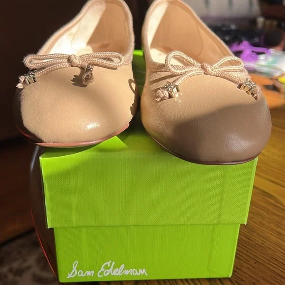 🎉NWOTINBOXSamEdelman BeigeBallet Flat8.5 MClassicStyle&Color TimelessAllSeasons